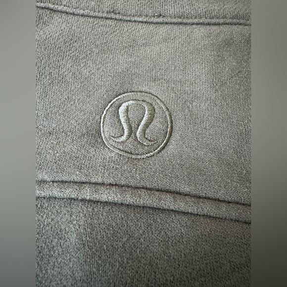 Lululemon scuba sweater size M/L  excellent condition - Picture 9 of 10